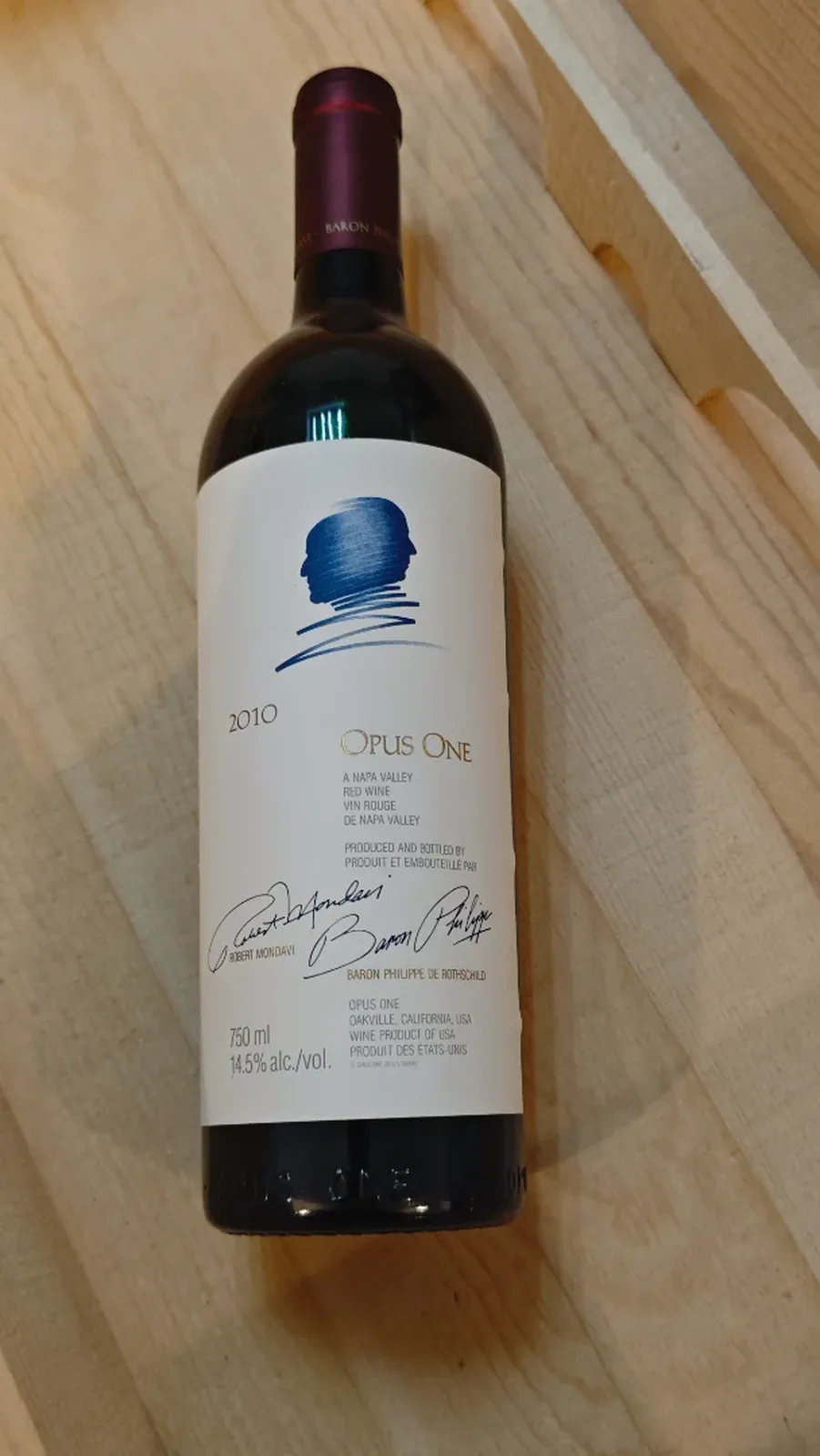 2010年 オーパス・ワン 赤ワイン 2010・正面ラベル