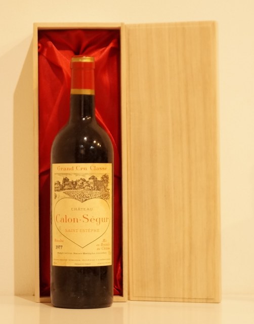 １９７７年　シャトー・カロン・セギュール（愛を伝えるハートのラベルのワイン）　ワイン
