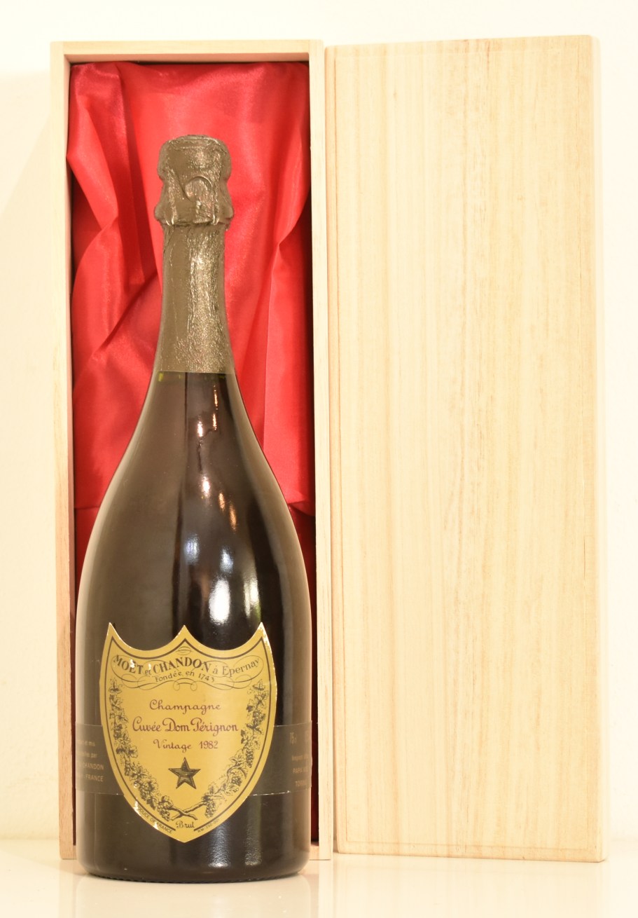 ブラック系【数々のアワードを受賞】ドンペリニヨン ヴィンテージ シャンパン 1982年希少 - 珍しいワイン