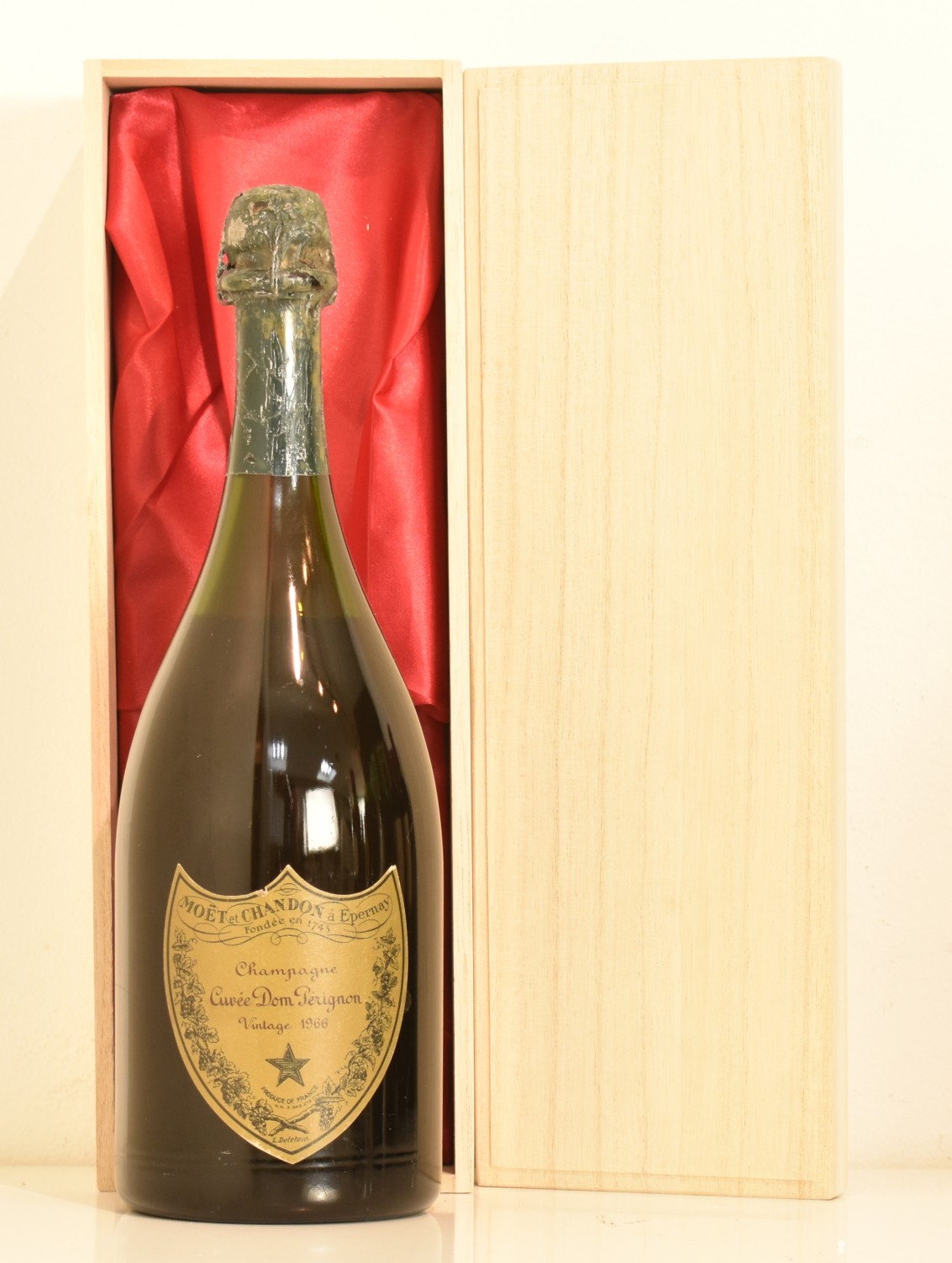 １９６６年　ドン・ペリニョン　白　（シャンパン）　ワイン