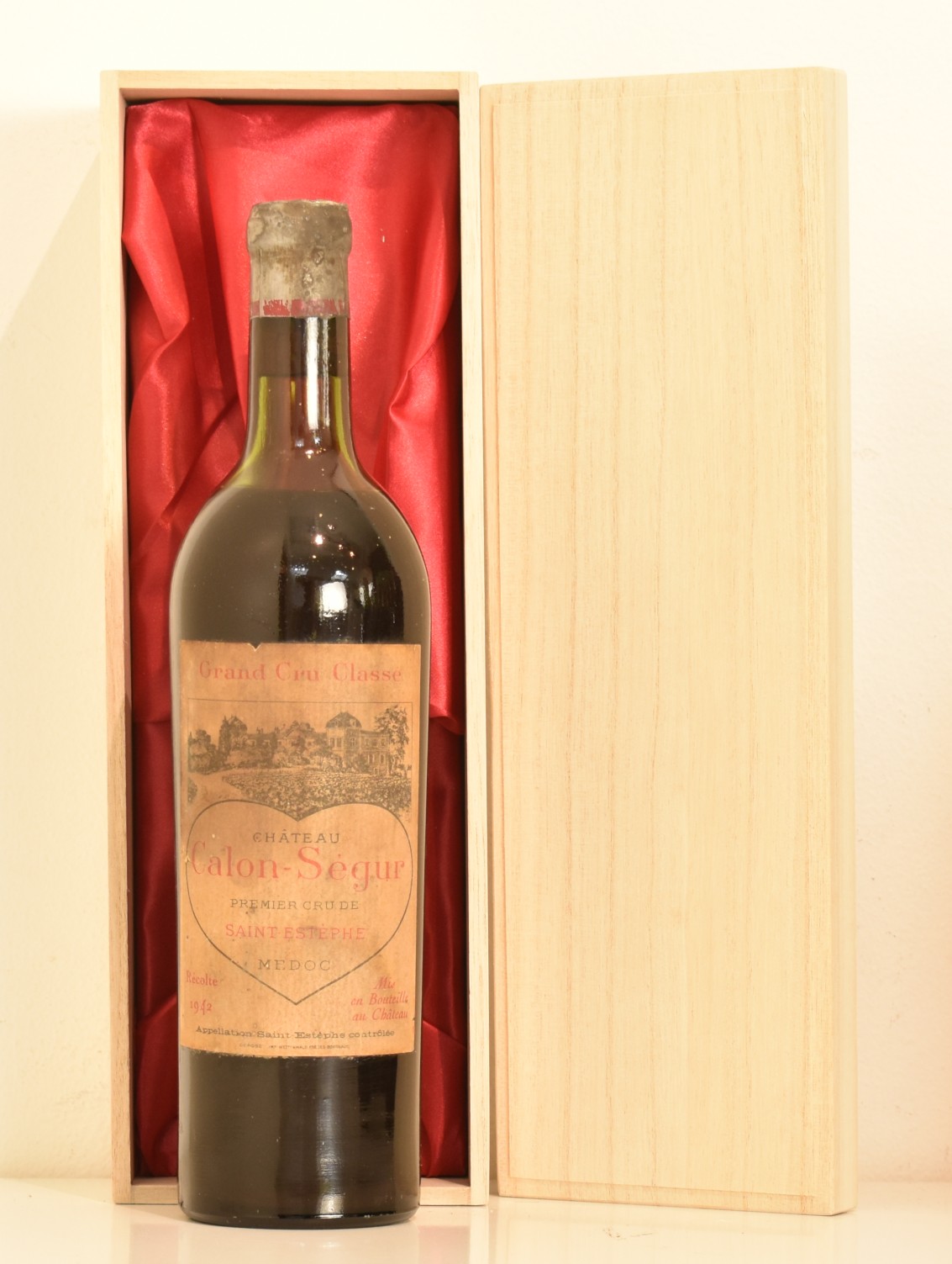 １９４２年　シャトー・カロン・セギュール（愛を伝えるハートのラベルのワイン）　ワイン