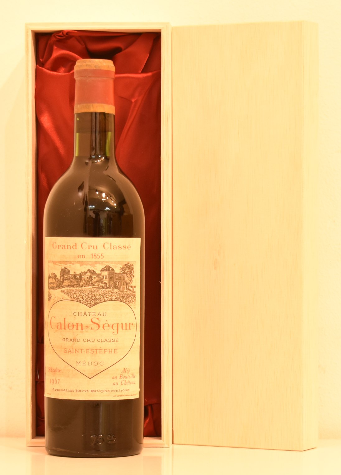 １９６７年　シャトー・カロン・セギュール（愛を伝えるハートのラベルのワイン）　ワイン