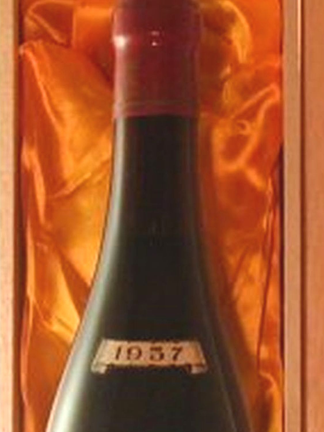 １９５７年 バローロ・プランディ 赤ワインの液面画像