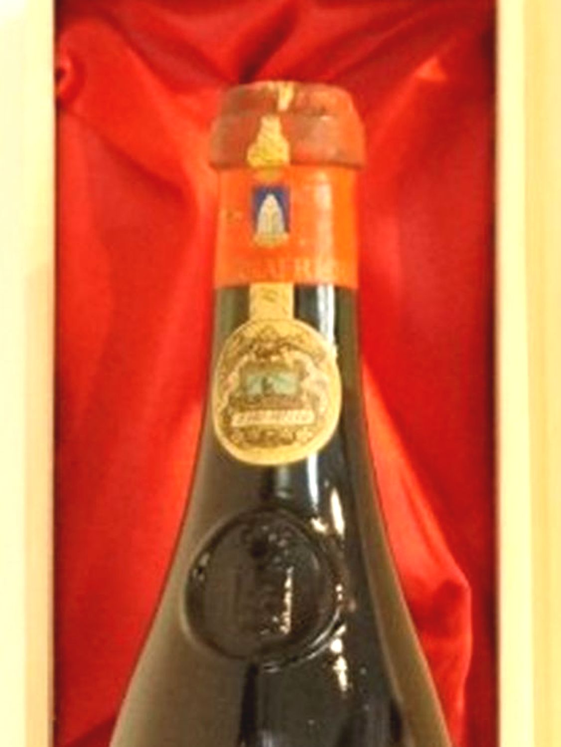 １９４７年 フォンタナフレッダ バルバレスコ 赤ワインの液面画像