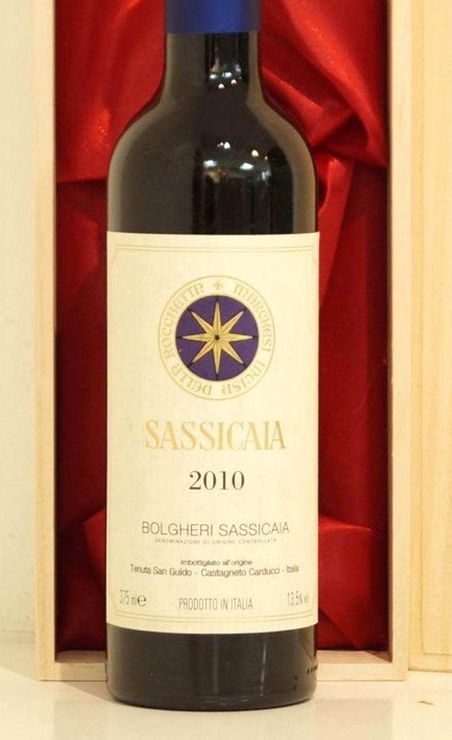２０１０年 サッシカイア ハーフボトル（375ｍｌ) 赤ワインのラベル画像
