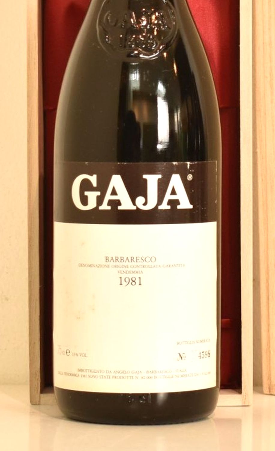 １９８１年 ガヤ バルバレスコ 赤ワインのラベル画像