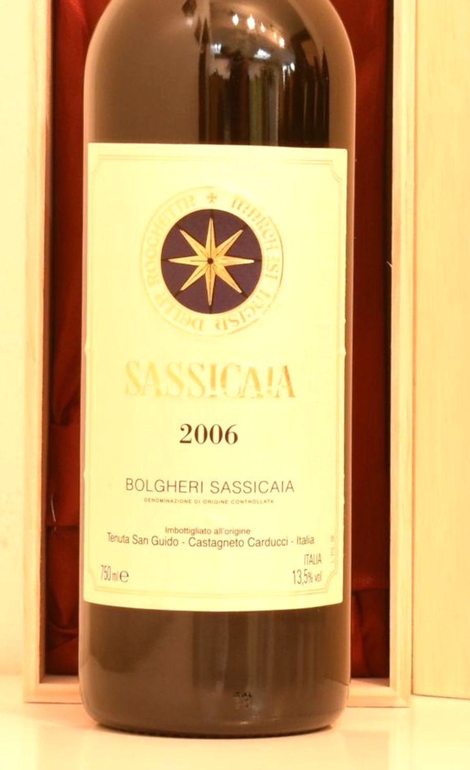 ２００６年 サッシカイア 赤ワインのラベル画像