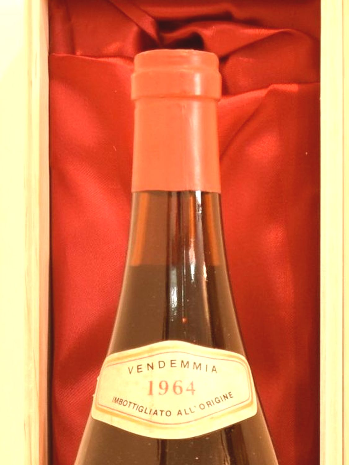 １９６４年 ボスカ バローロ 赤ワインの液面画像