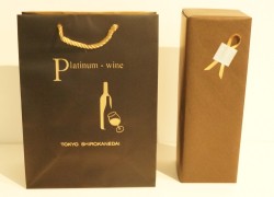 プラチナワインオリジナルバッグとラッピング木箱2