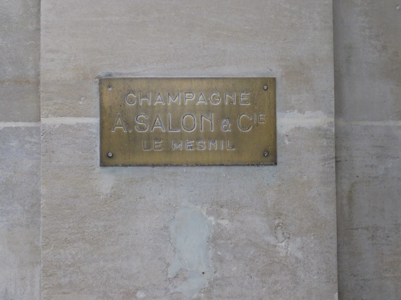 サロンの真鍮プレート CHAMPAGNE A.SALON & Cie LE MESNIL
