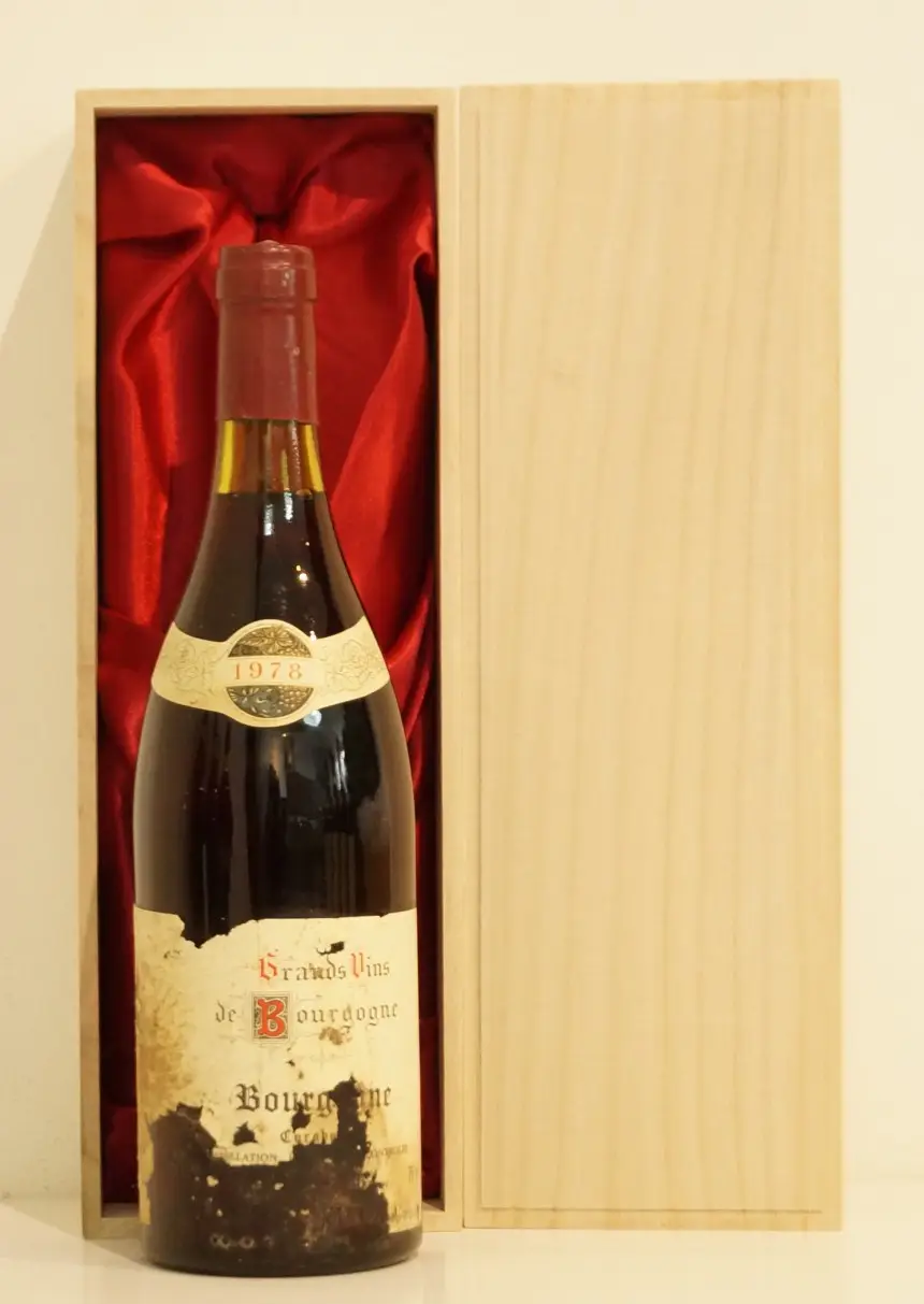 １９７８年　ドメーヌ・ポール・ペルノー　ブルゴーニュ・カラバッセ②（ラベルの状態をお確かめください）