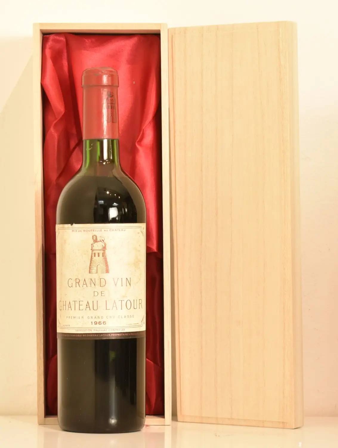 １９６６年 シャトー・ラトゥール 赤ワイン
