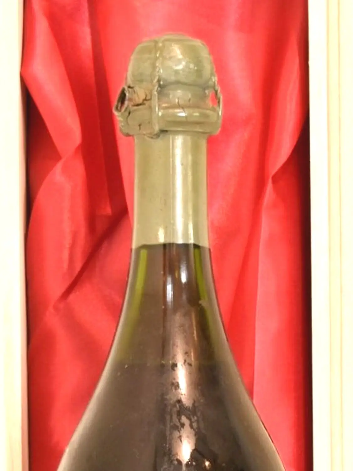 Dom Pérignon - 激レア　ドンペリニヨン　MOET&amp;CHANDON 1964 ビンテージ 1964 Moët & Chandon Champagne Cuvée Dom Pérignon - CellarTracker