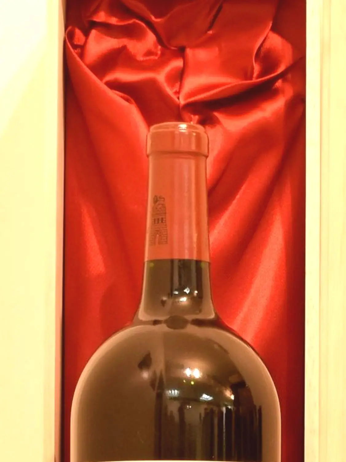 【貴重】シャトーラトゥール2000 楽天市場】2000 Chateau LATOUR シャトー ラトゥール Bordeaux